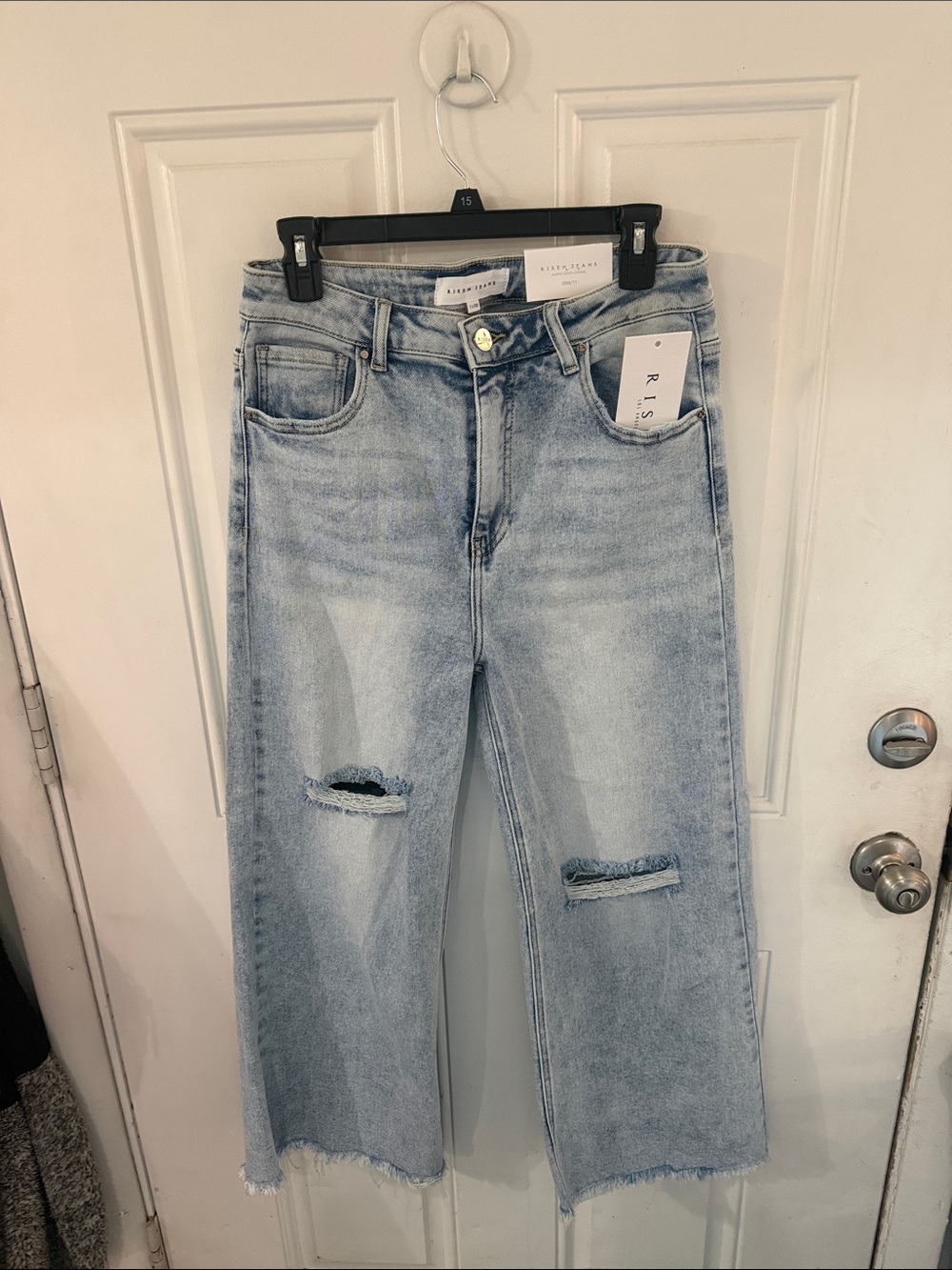 Light Wash Distressed Cropped Wide-Leg Jeans size 11/30